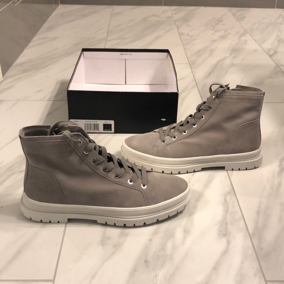 Women’s Dolce Vita Ankle Boots - Picture 2 of 4